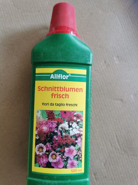 Freshness of cut flowers 0.5l