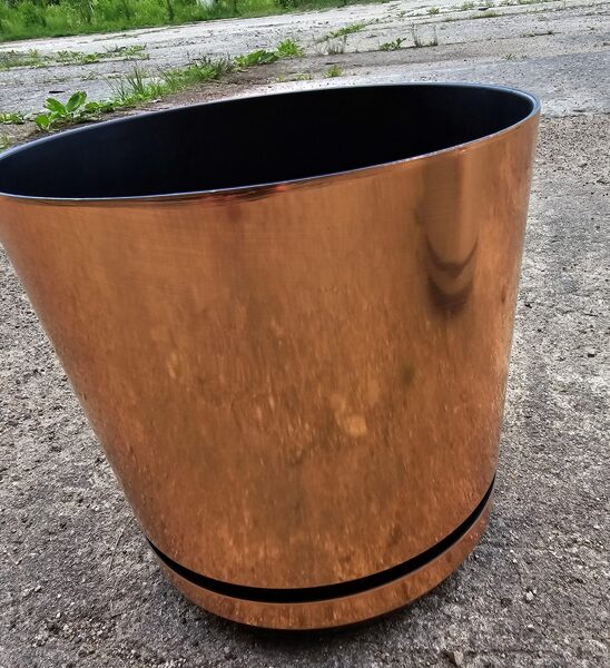 pods plastmasas kopā ar palikni, vara